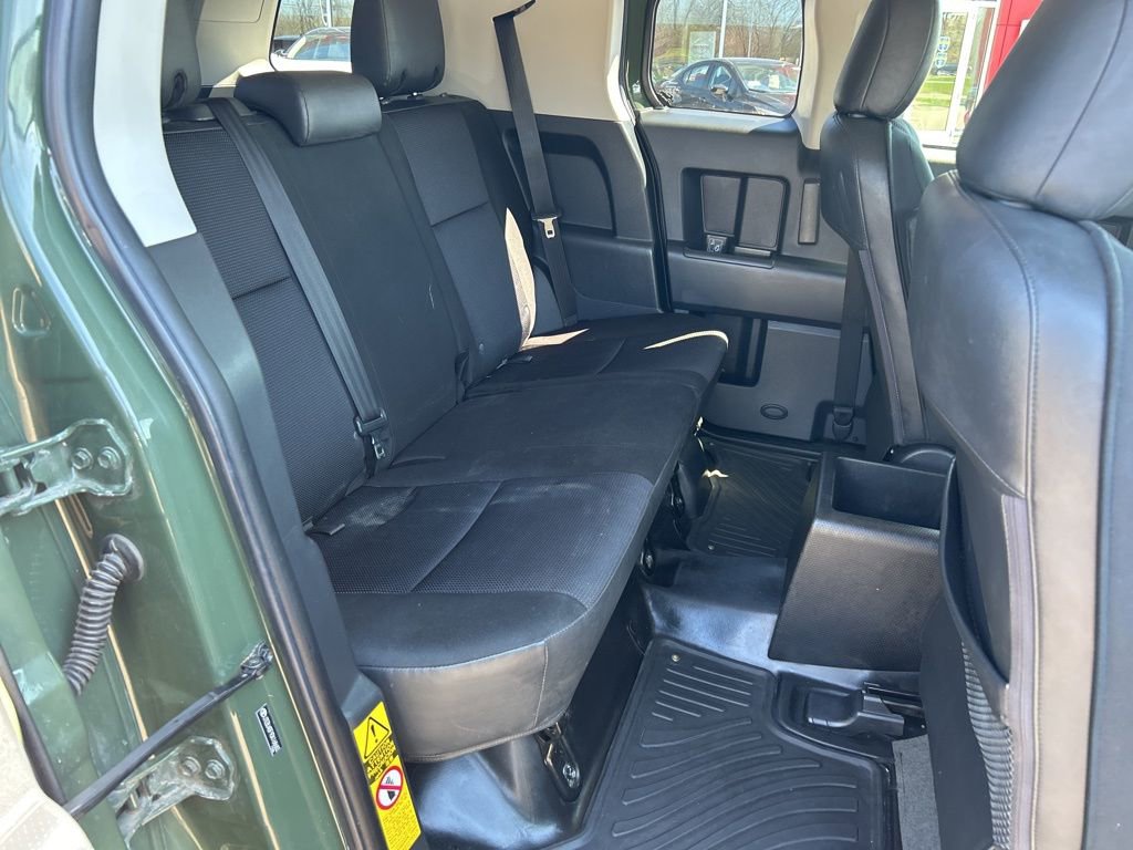 Used 2013 Toyota FJ Cruiser 4WD w/ Convenience Pkg image 18
