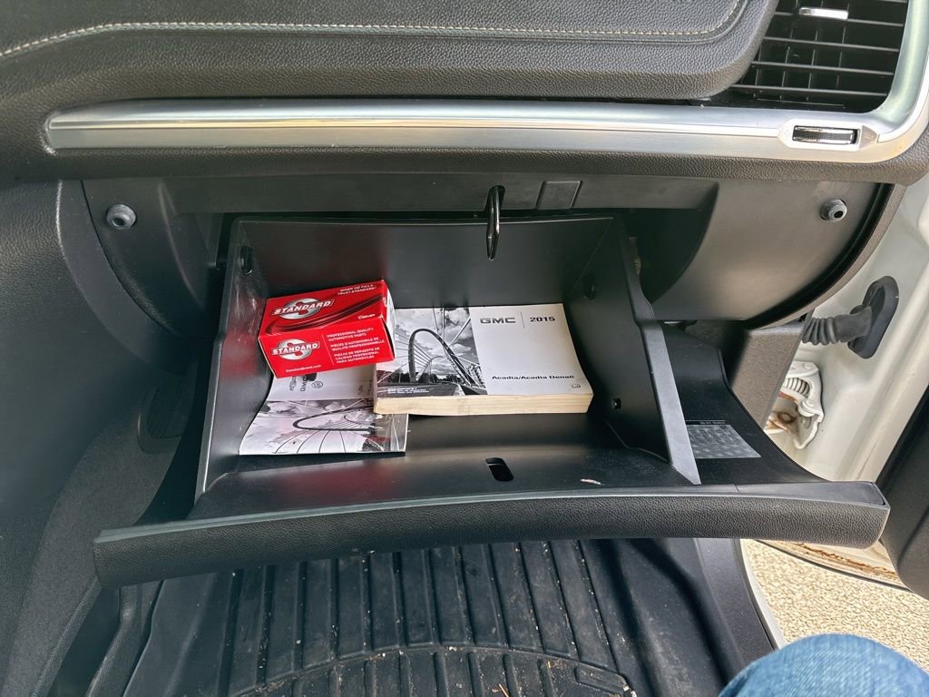 Used 2015 GMC Acadia SLT image 19