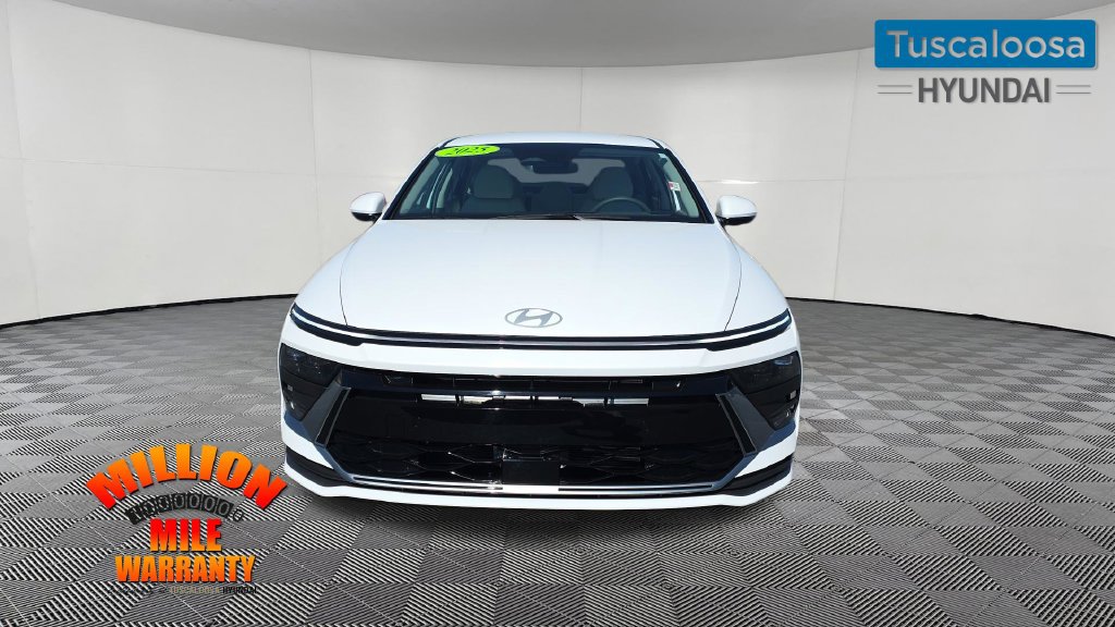 Used 2025 Hyundai Sonata SE FWD image 2