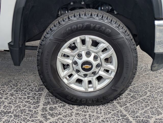 Used 2025 Chevrolet Silverado 2500 LT w/ Convenience Package image 11