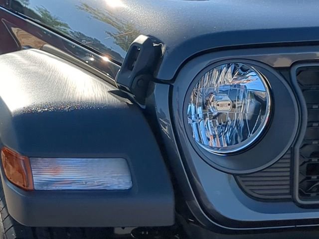 New 2025 Jeep Gladiator Sport AWD/4WD image 9
