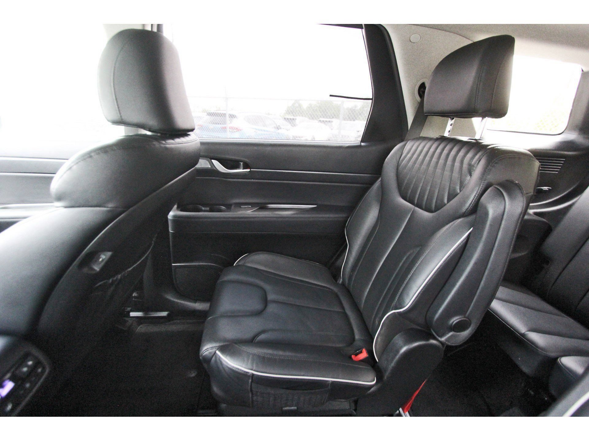 Used 2023 Hyundai Palisade Limited FWD image 12