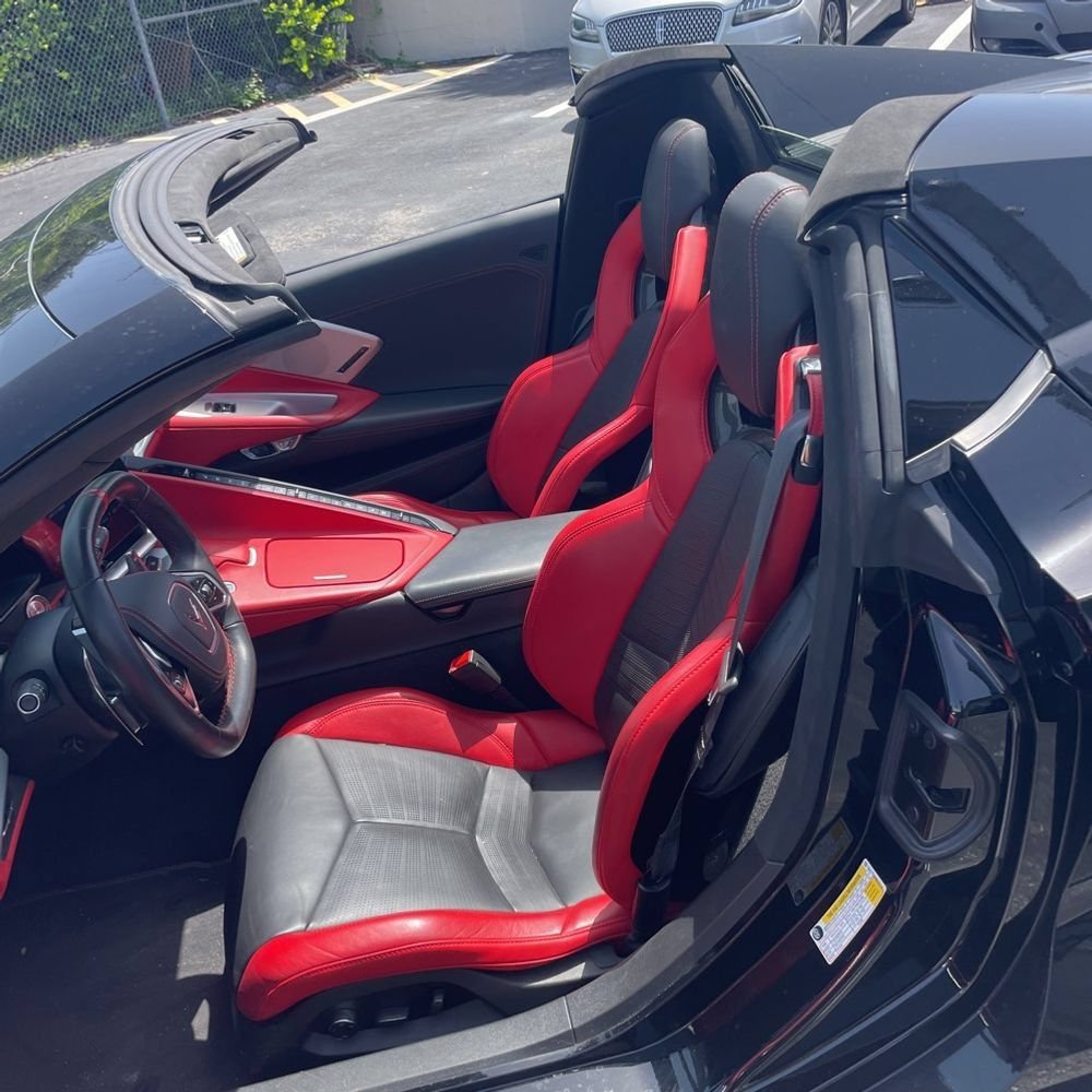 Used 2021 Chevrolet Corvette Stingray Premium Conv w/ Z51 Performance Package RWD image 7