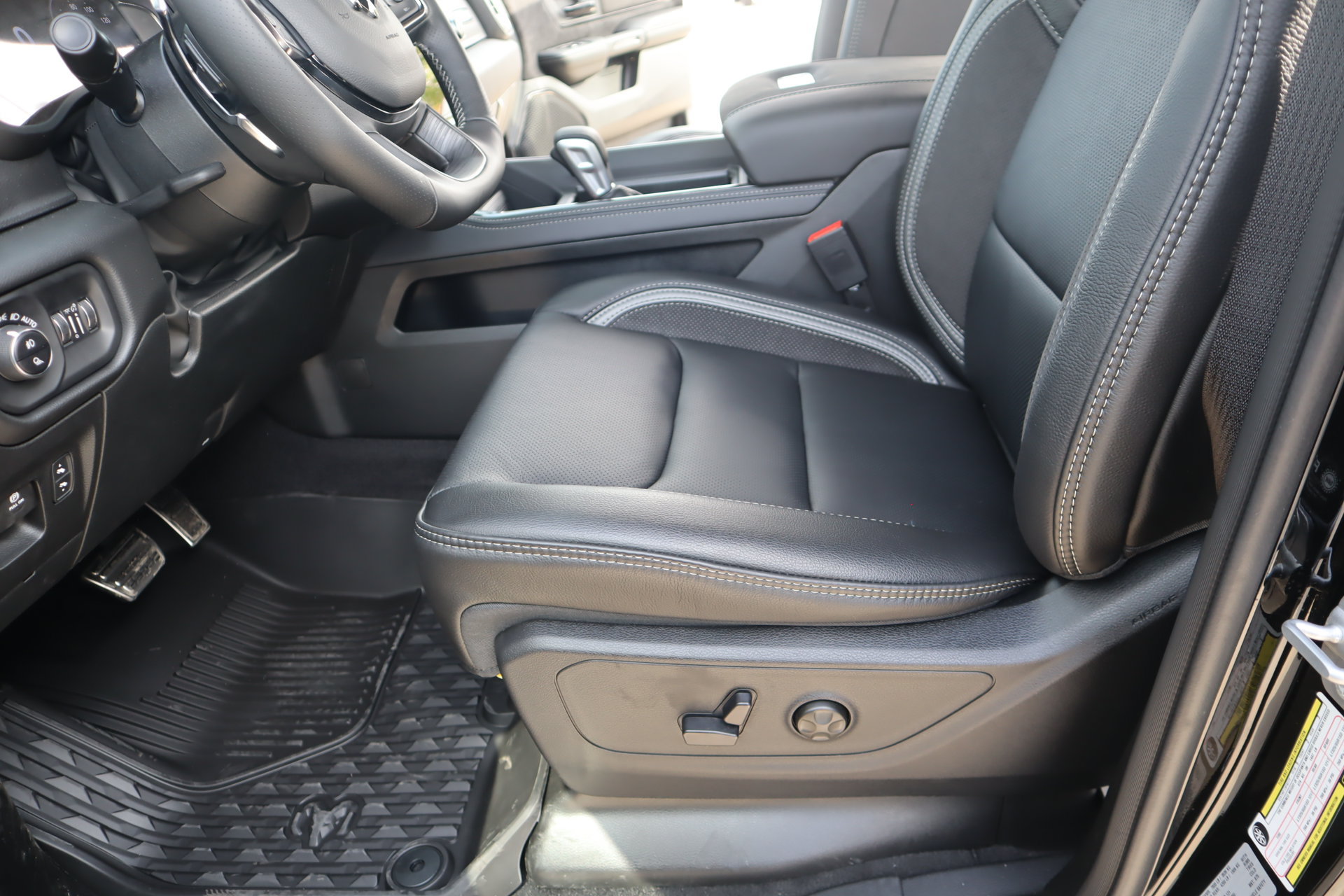 New 2026 RAM 1500 RHO AWD/4WD image 13