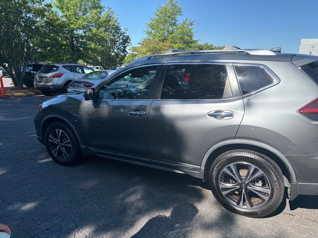 Used 2018 Nissan Rogue SL w/ Premium Package AWD/4WD image 8