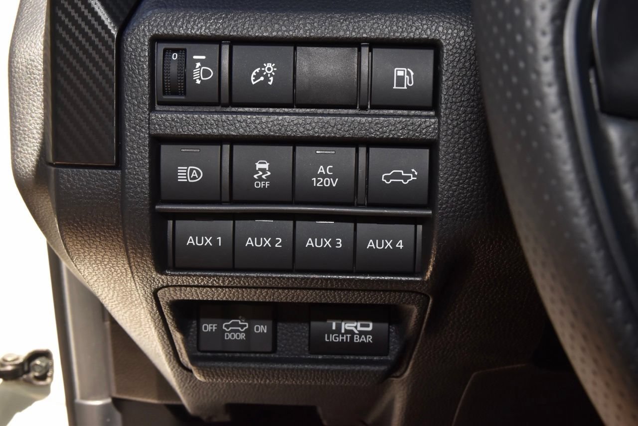 Used 2025 Toyota Tacoma TRD Pro AWD/4WD image 31