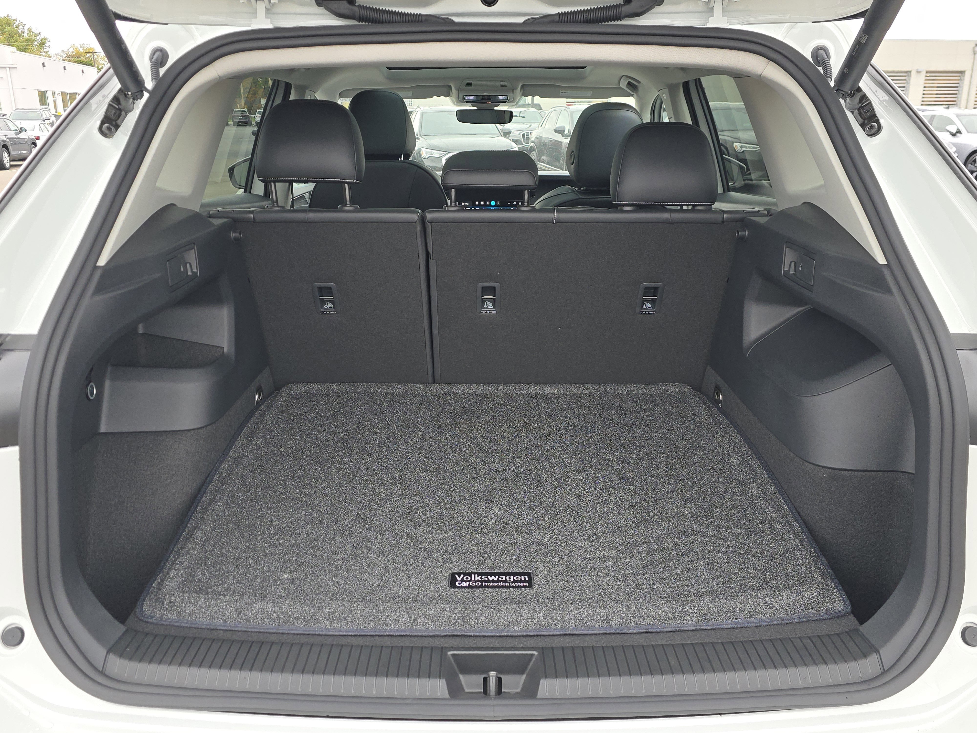 New 2025 Volkswagen Tiguan SE image 15