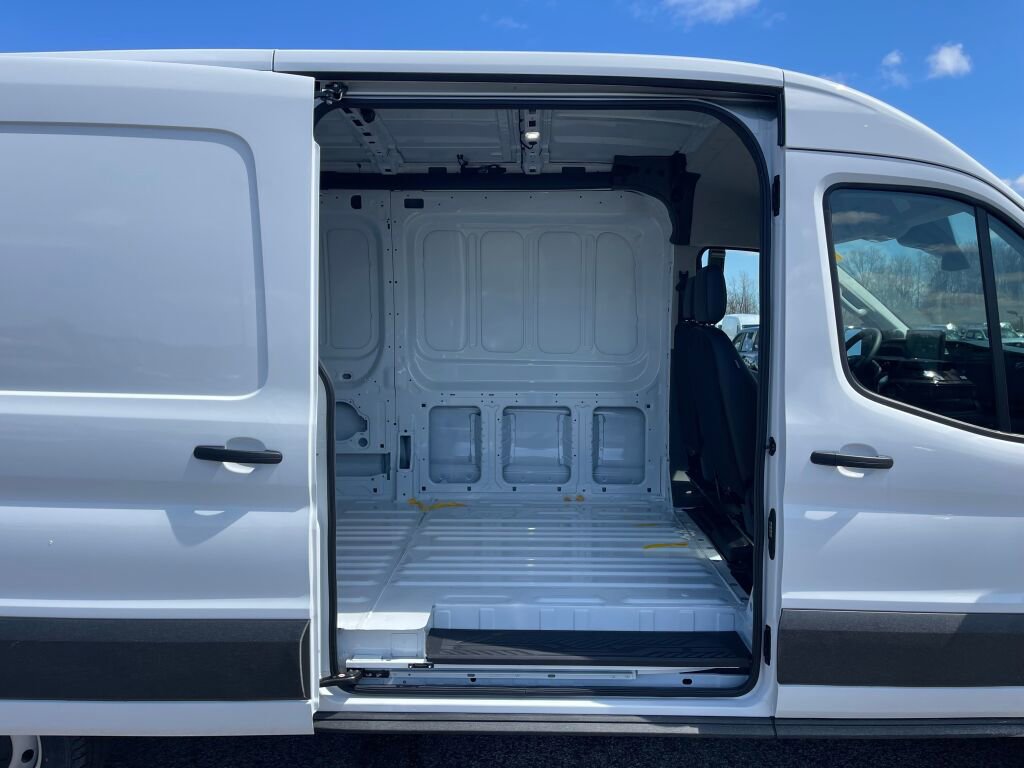 New 2026 Ford Transit 250 148 Medium Roof image 18