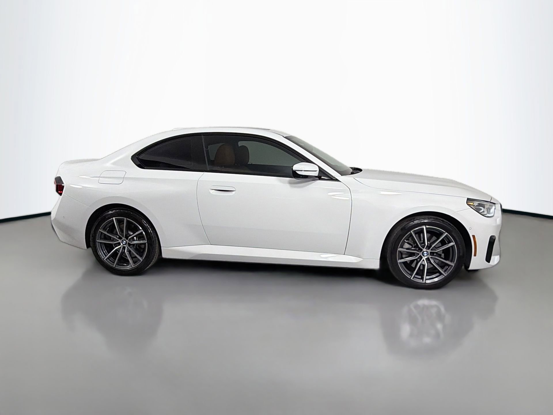 Used 2025 BMW 230i xDrive Coupe w/ Premium Package image 5