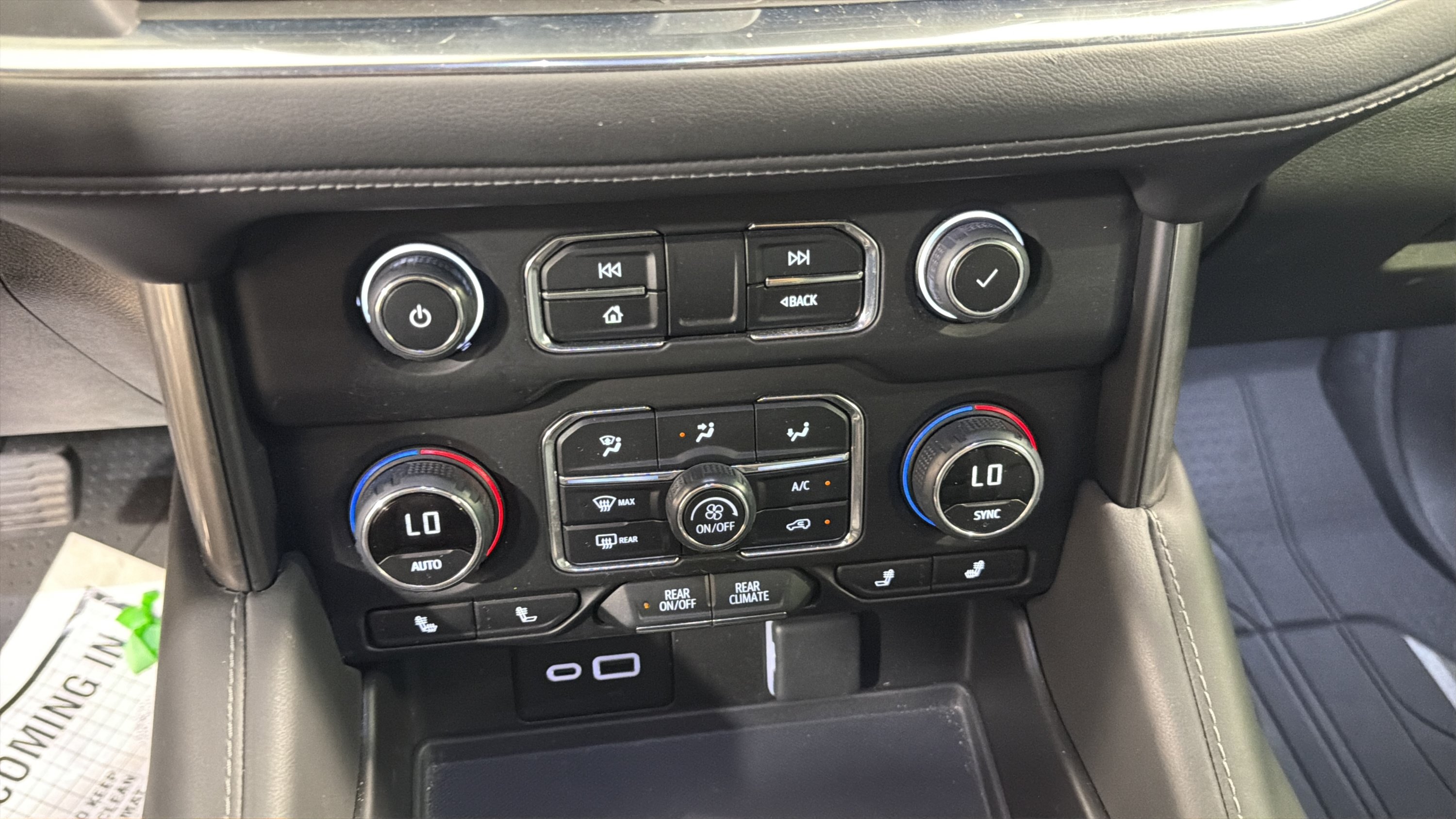 Used 2023 Chevrolet Tahoe LT w/ Luxury Package RWD image 18