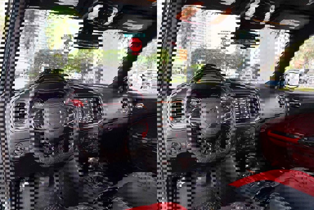 Used 2022 Dodge Charger SRT Hellcat image 2