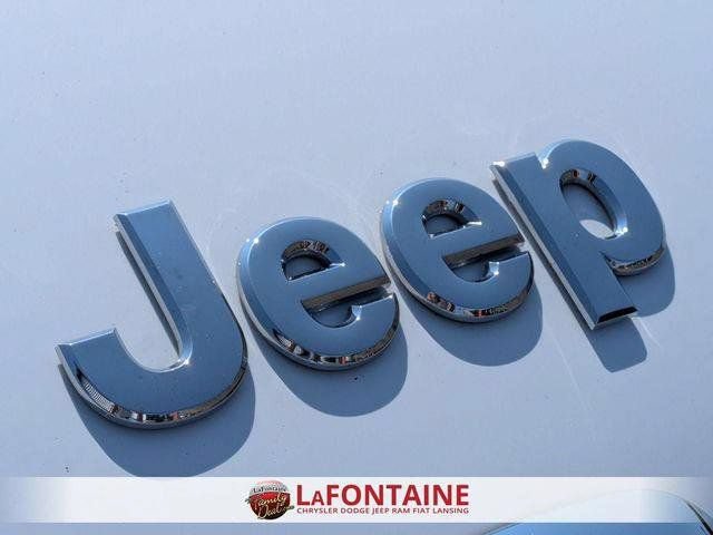 Used 2018 Jeep Cherokee Overland AWD/4WD image 10