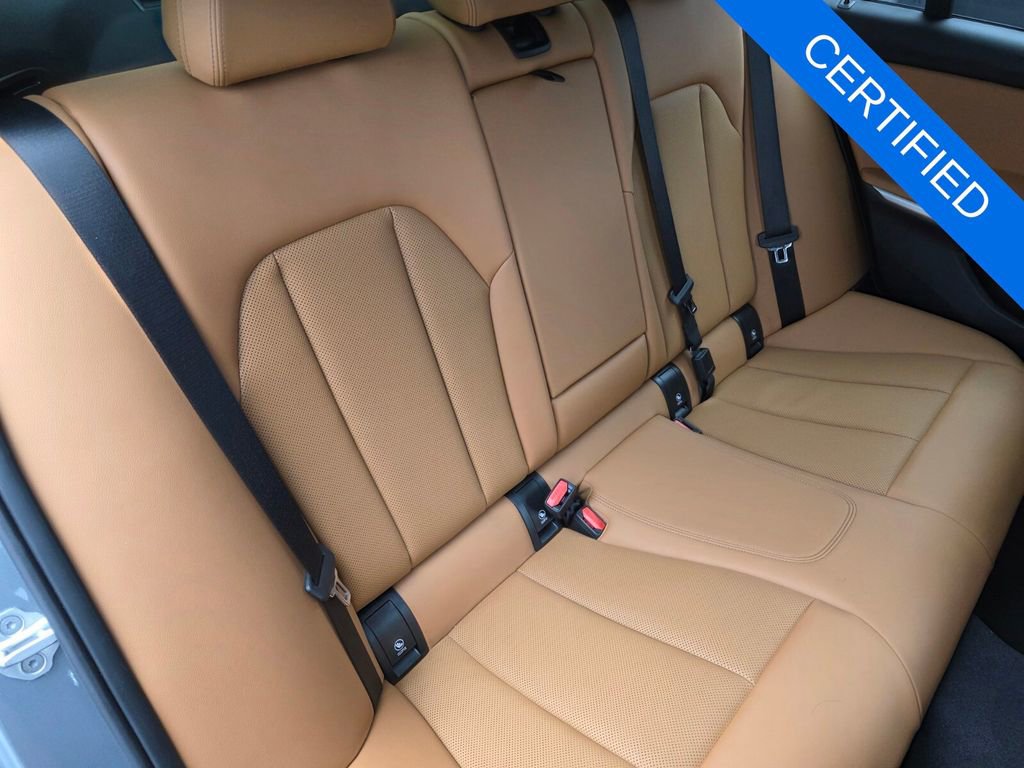 Used 2023 BMW 330i Sedan w/ Driving Assistance Package image 27