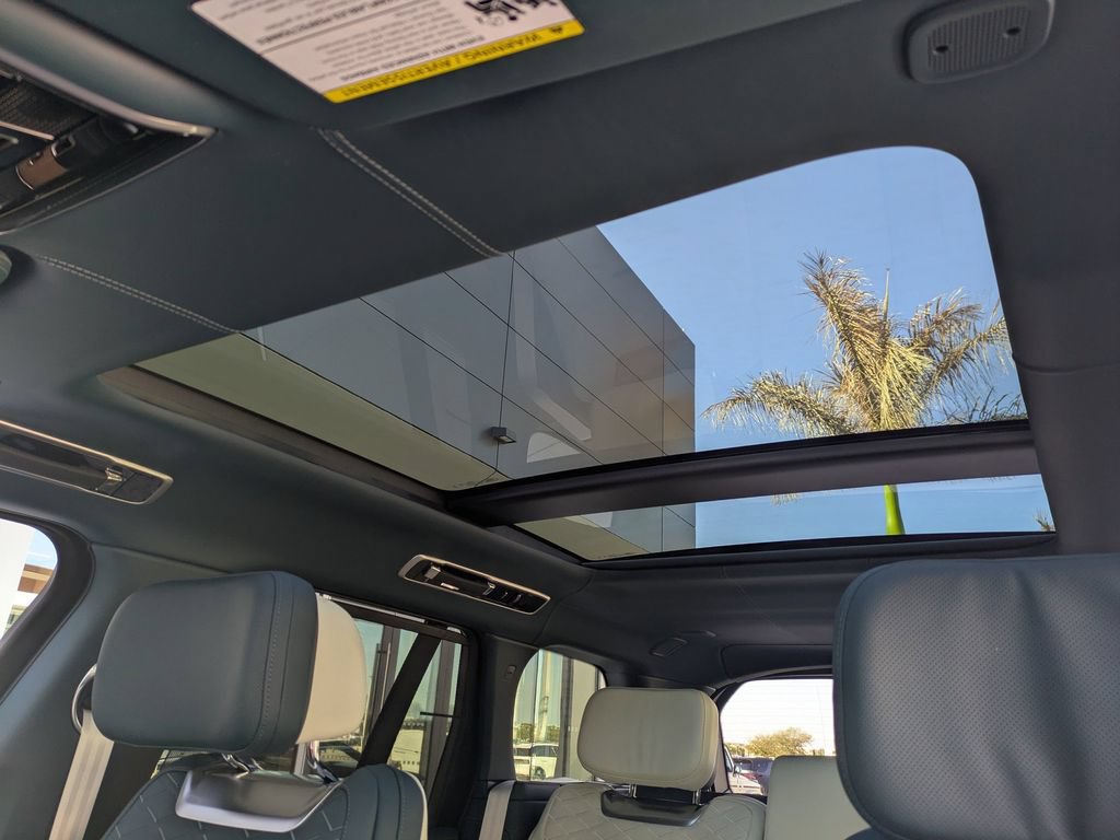 New 2026 Land Rover Range Rover SV AWD/4WD image 22