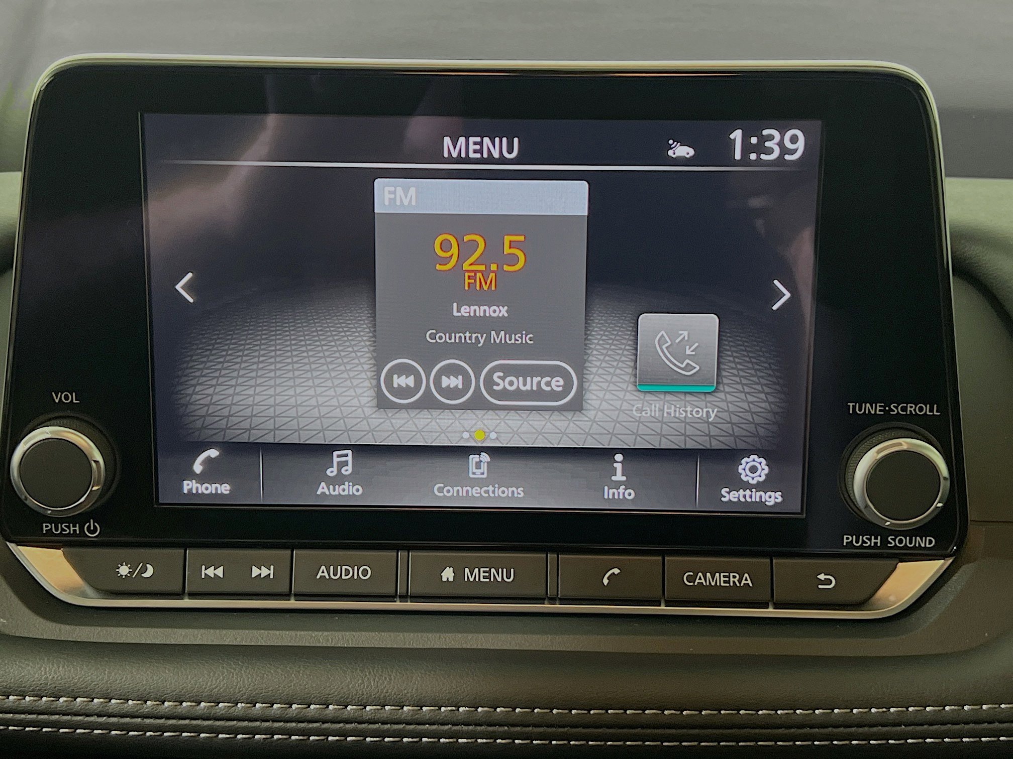 Used 2025 Nissan Rogue SV image 27