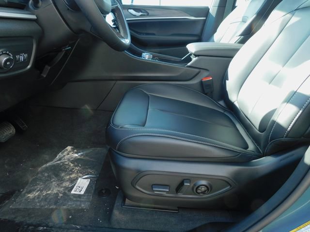 New 2026 Jeep Grand Cherokee L Limited image 24