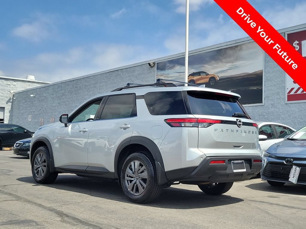 Certified 2025 Nissan Pathfinder SV FWD image 2