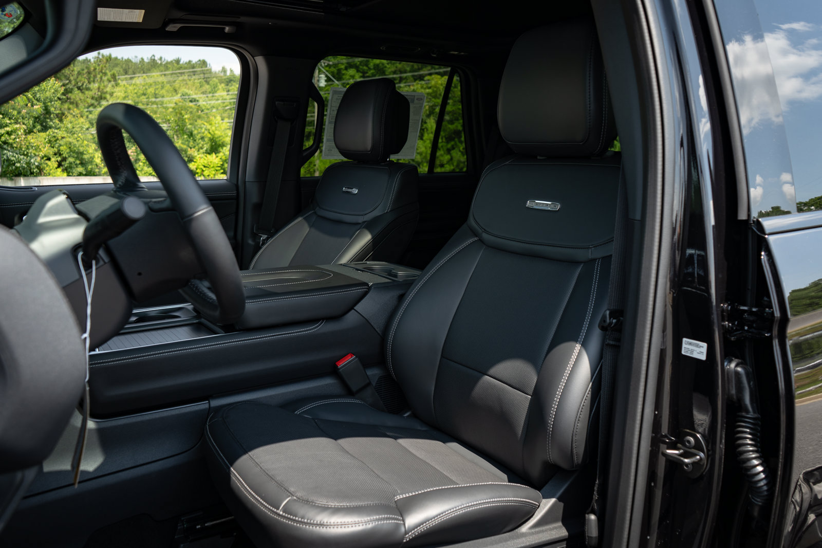New 2026 Ford Expedition Platinum w/ Stealth Performance Package AWD/4WD image 25
