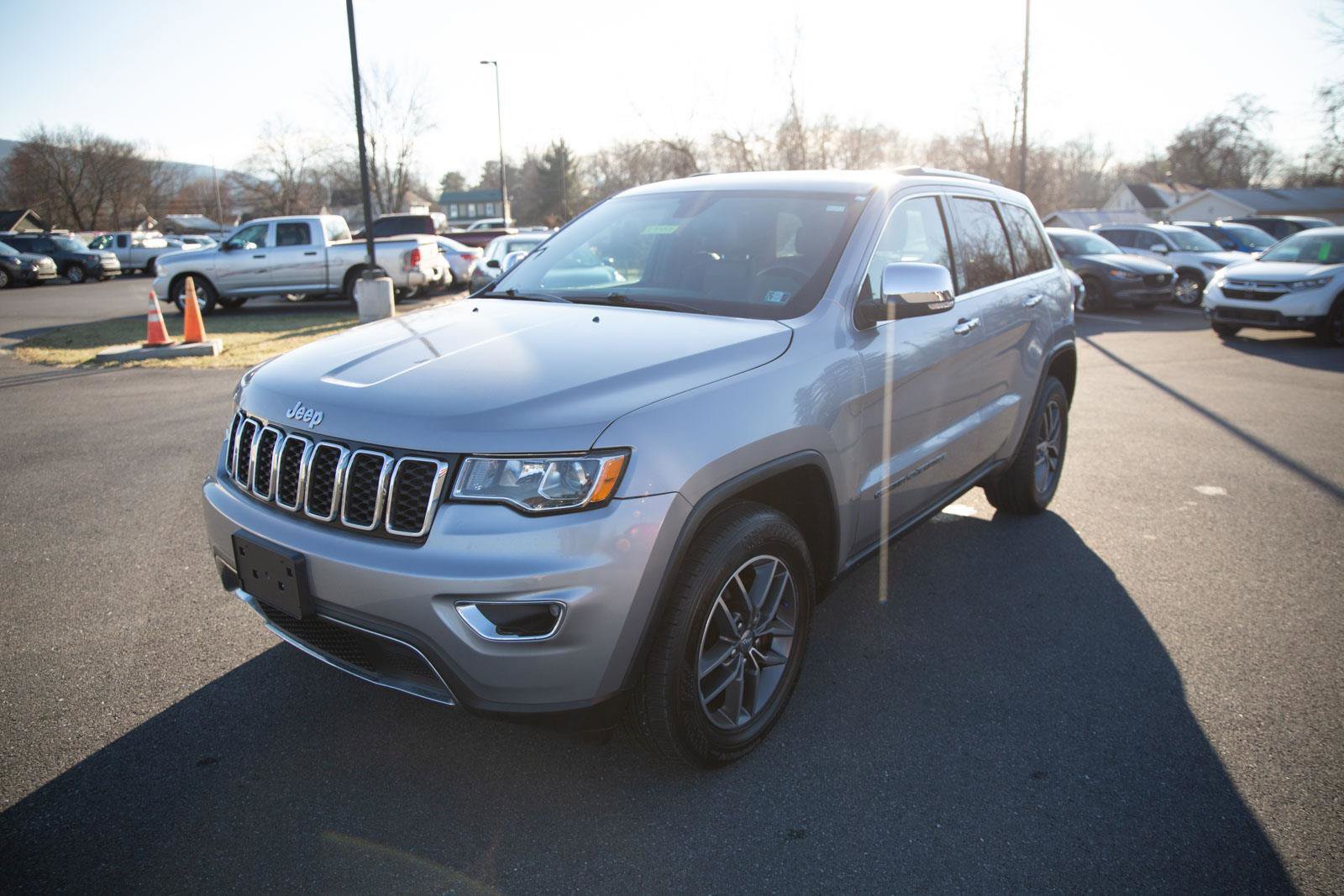 Used 2018 Jeep Grand Cherokee Limited image 7
