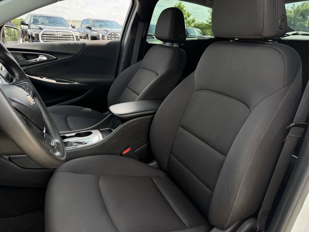Used 2021 Chevrolet Malibu LS FWD image 22