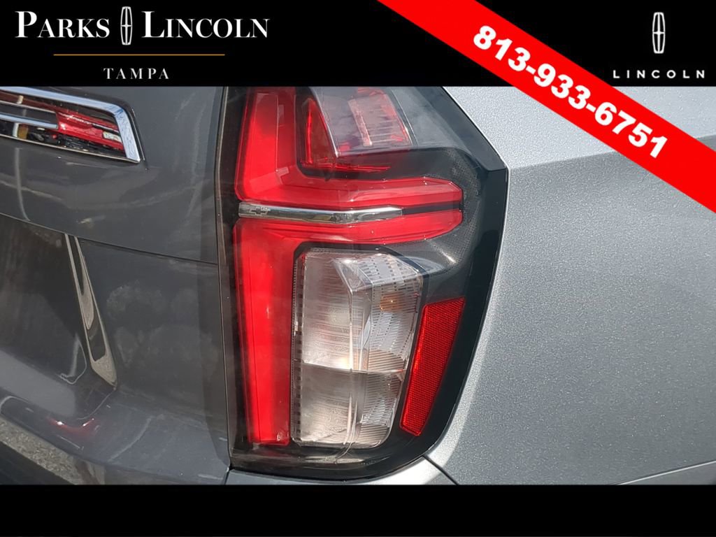 Used 2024 Chevrolet Suburban LT w/ Luxury Package RWD image 11