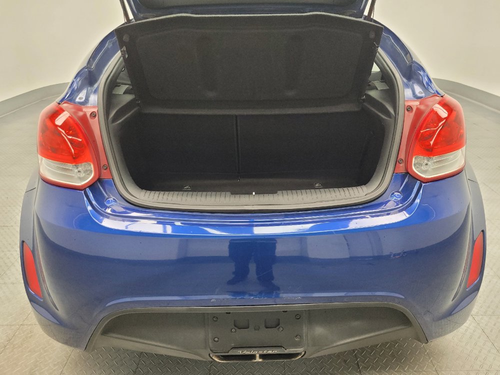 Used 2016 Hyundai Veloster FWD image 29