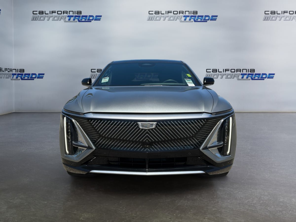 Used 2024 Cadillac Lyriq Tech RWD image 2