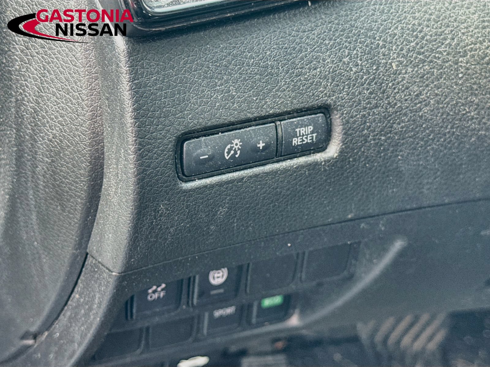 Used 2020 Nissan Rogue Sport S FWD image 13