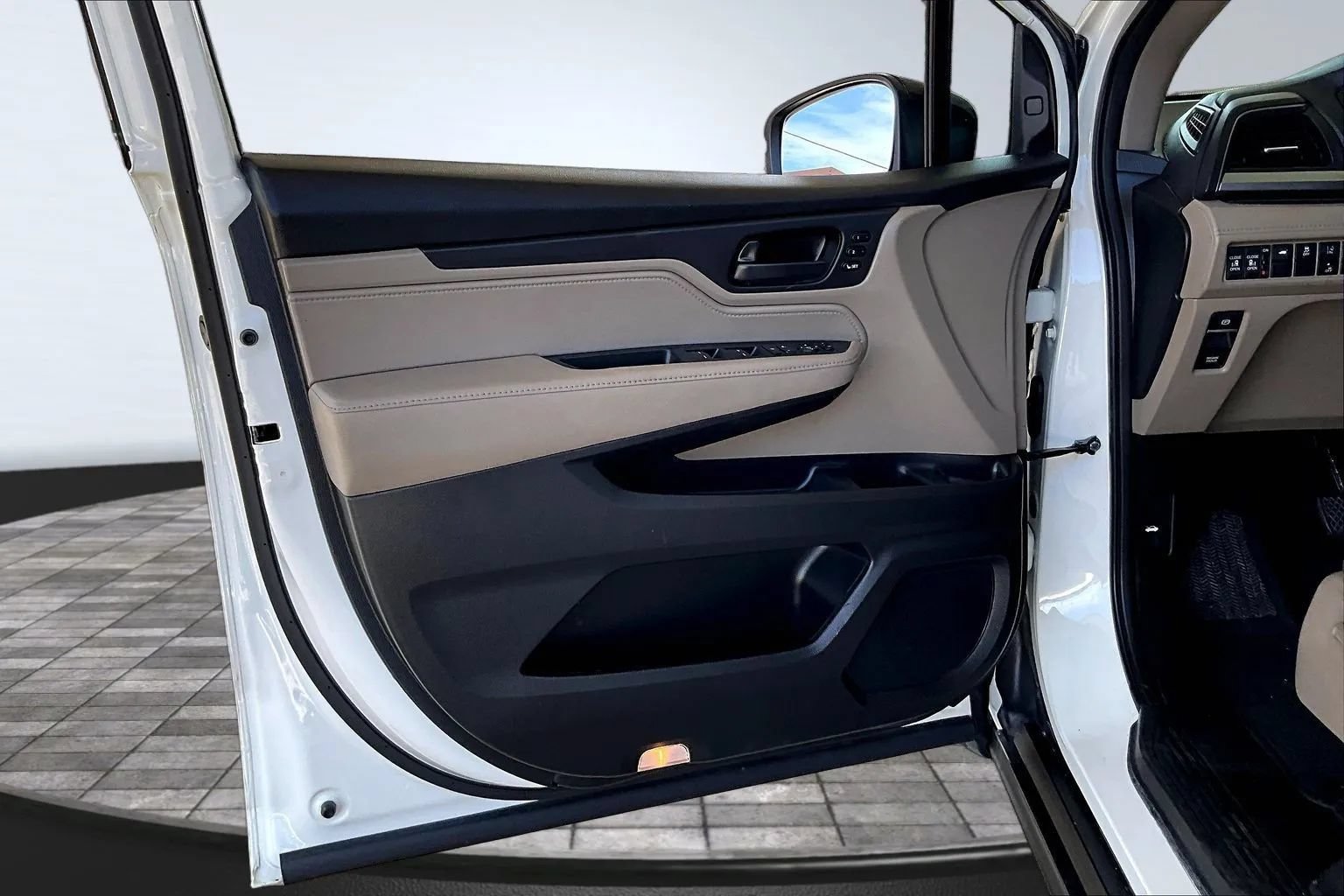 Used 2019 Honda Odyssey EX-L image 17