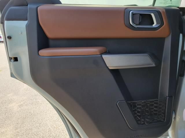 Used 2022 Ford Bronco Outer Banks AWD/4WD image 9
