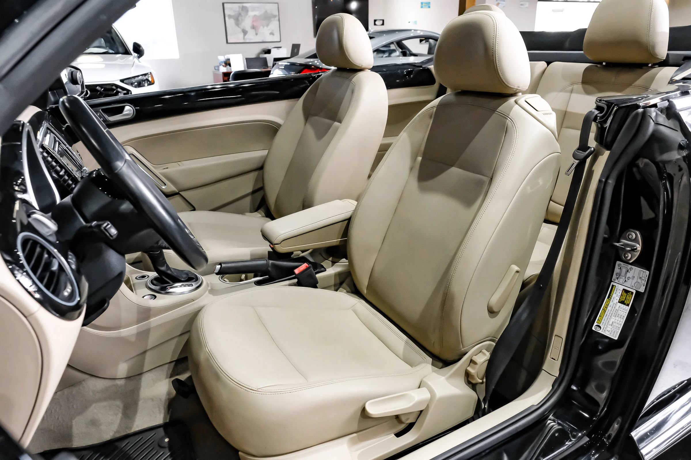Used 2014 Volkswagen Beetle 2.5 FWD image 32