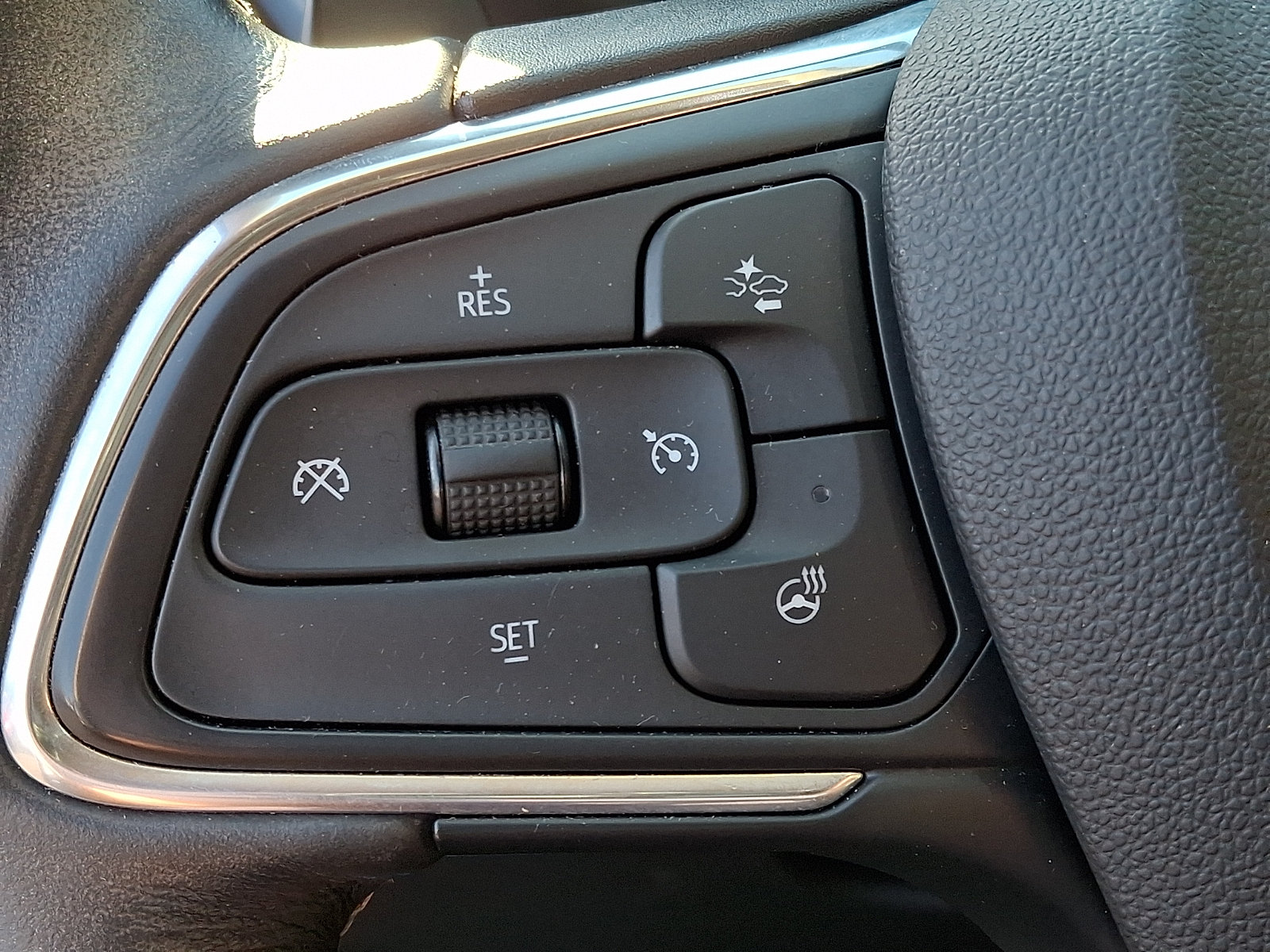 Certified 2022 Buick Envision Essence w/ Technology Package I FWD image 25