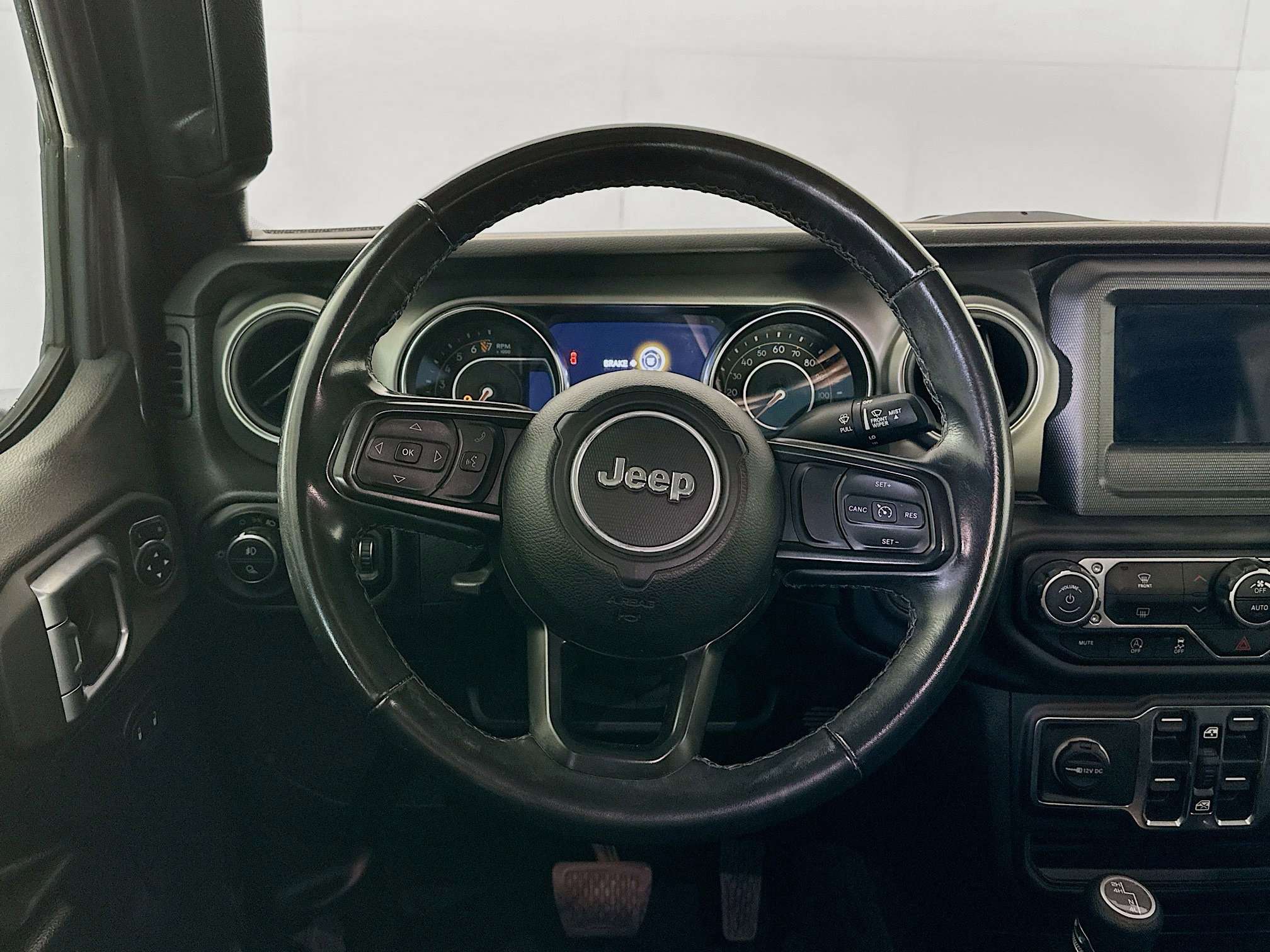 Used 2021 Jeep Gladiator Sport AWD/4WD image 17