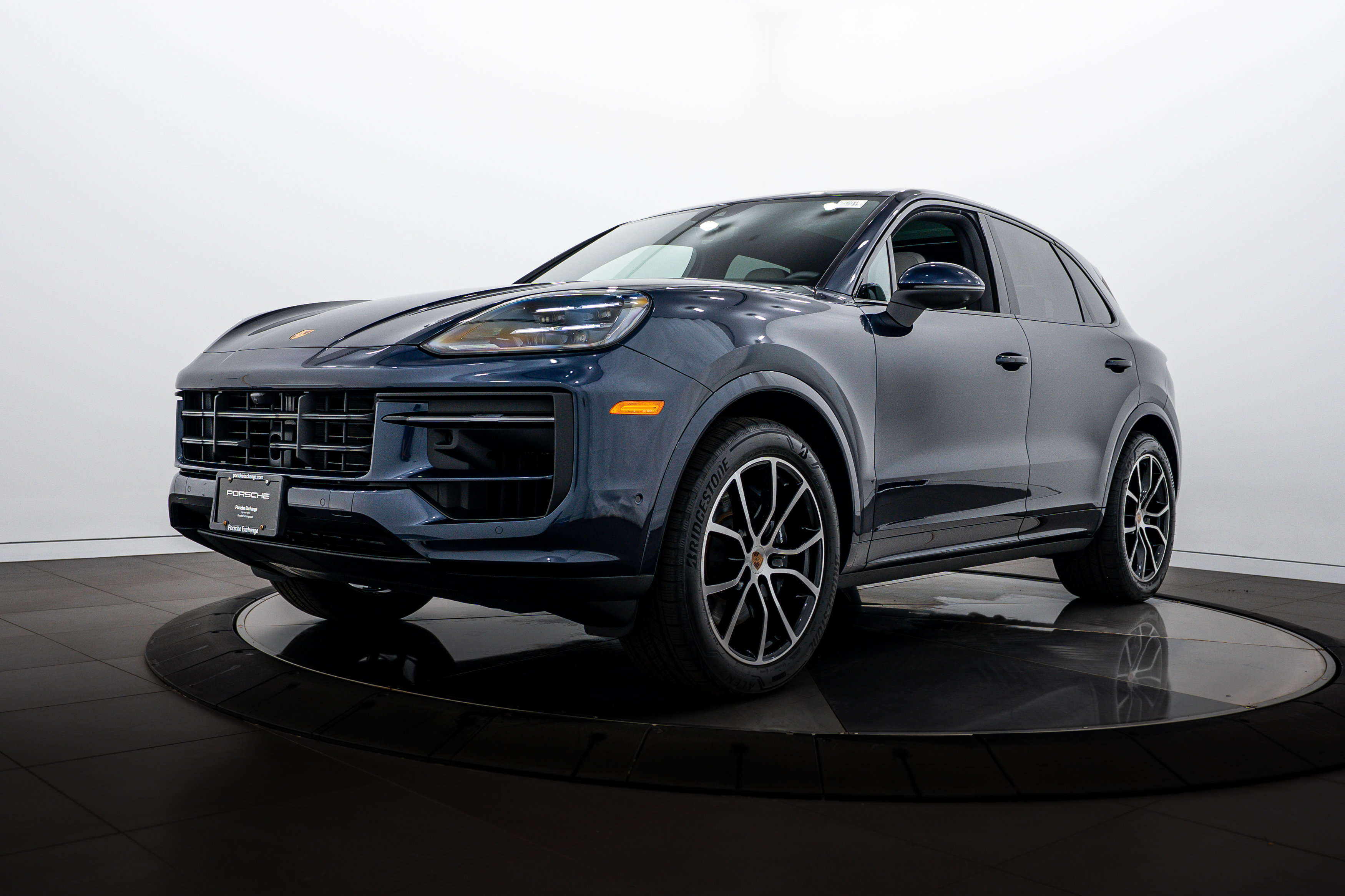 Certified 2026 Porsche Cayenne AWD/4WD image 1