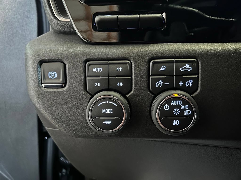 New 2026 Chevrolet Silverado 1500 High Country w/ High Country Premium Package AWD/4WD image 15