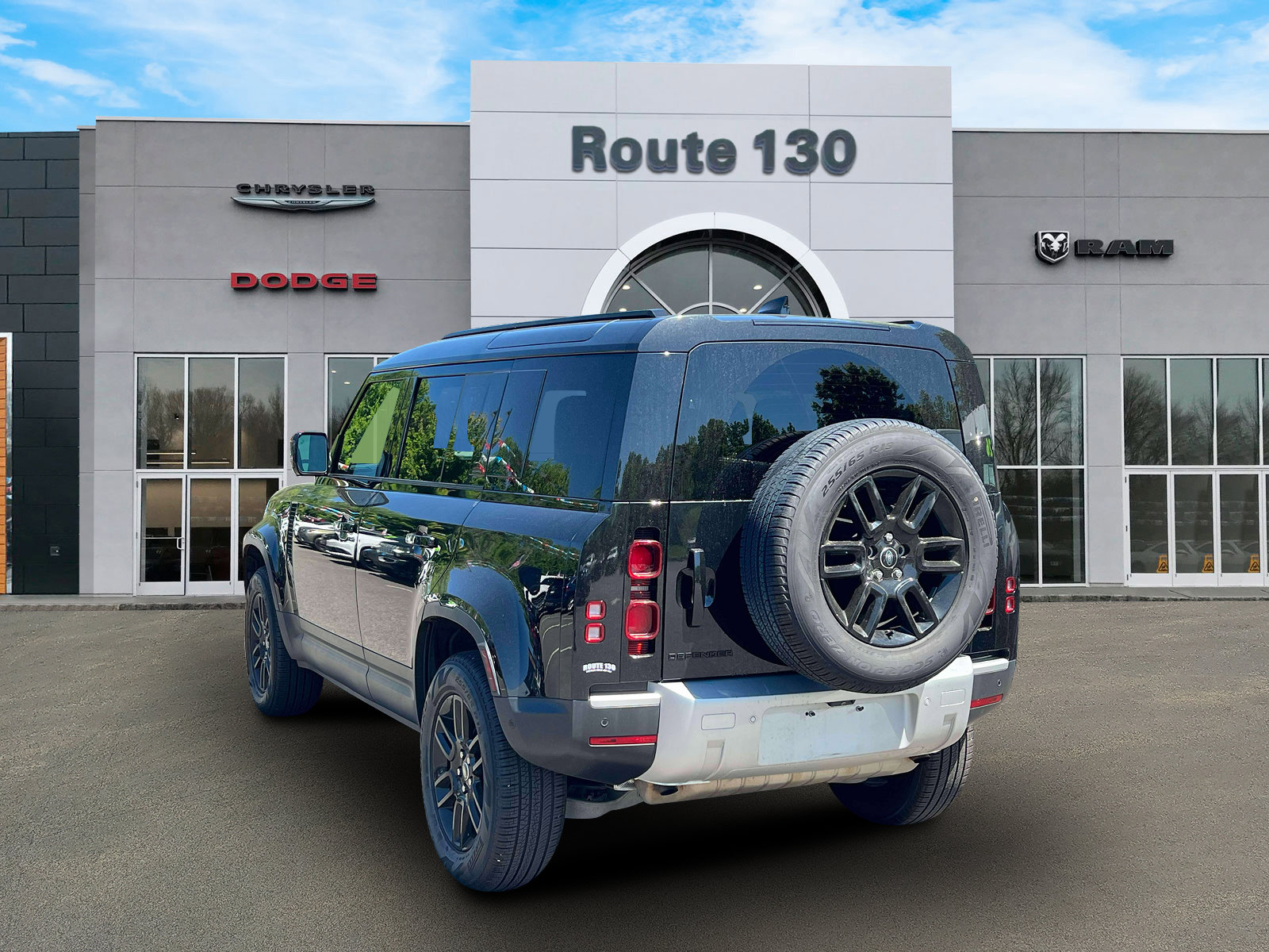 Used 2025 Land Rover Defender 110 S AWD/4WD image 3