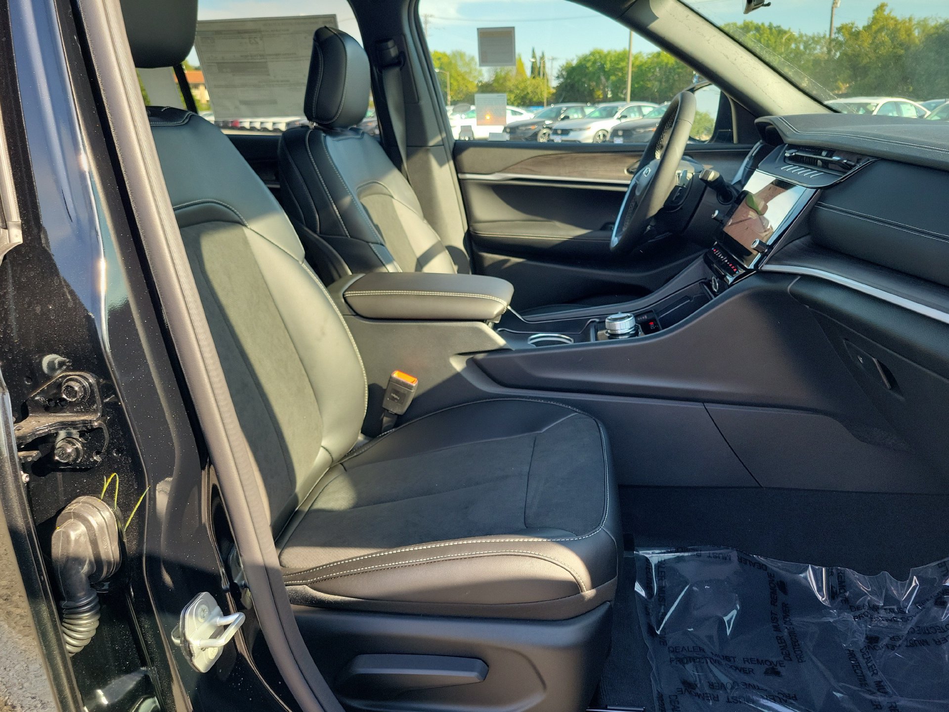 New 2026 Jeep Grand Cherokee Altitude AWD/4WD image 16