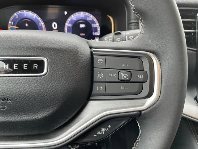 Used 2025 Jeep Wagoneer Series II AWD/4WD image 16