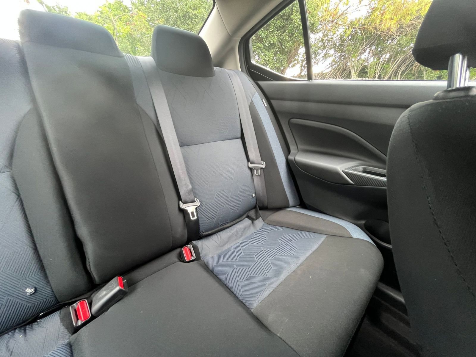 Used 2025 Nissan Versa SV image 35