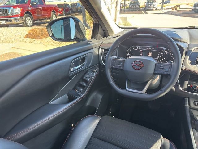 Used 2025 Nissan Rogue SV AWD/4WD image 26