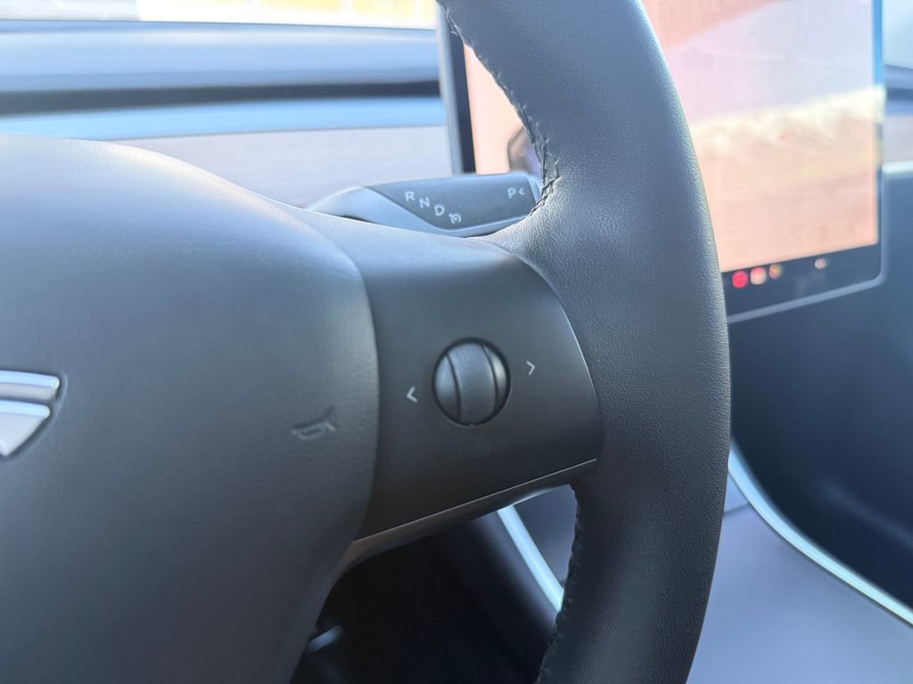 Used 2020 Tesla Model Y Long Range image 45