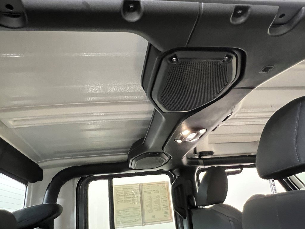 Certified 2023 Jeep Gladiator Sport image 16