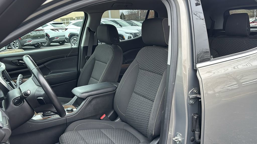 Used 2019 GMC Acadia SLE w/ Driver Alert Package I image 10