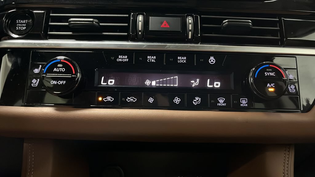 Used 2025 Nissan Pathfinder Platinum AWD/4WD image 18