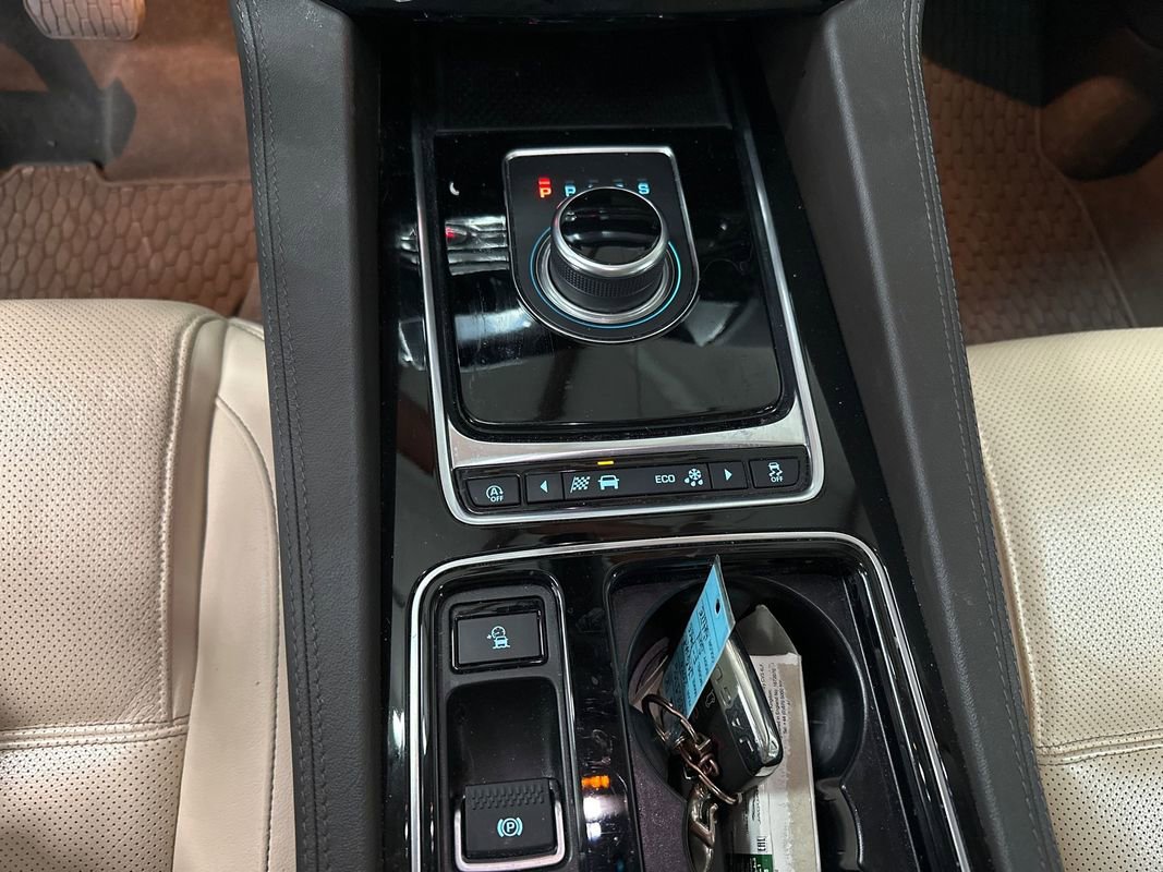 Used 2020 Jaguar F-PACE Prestige image 18