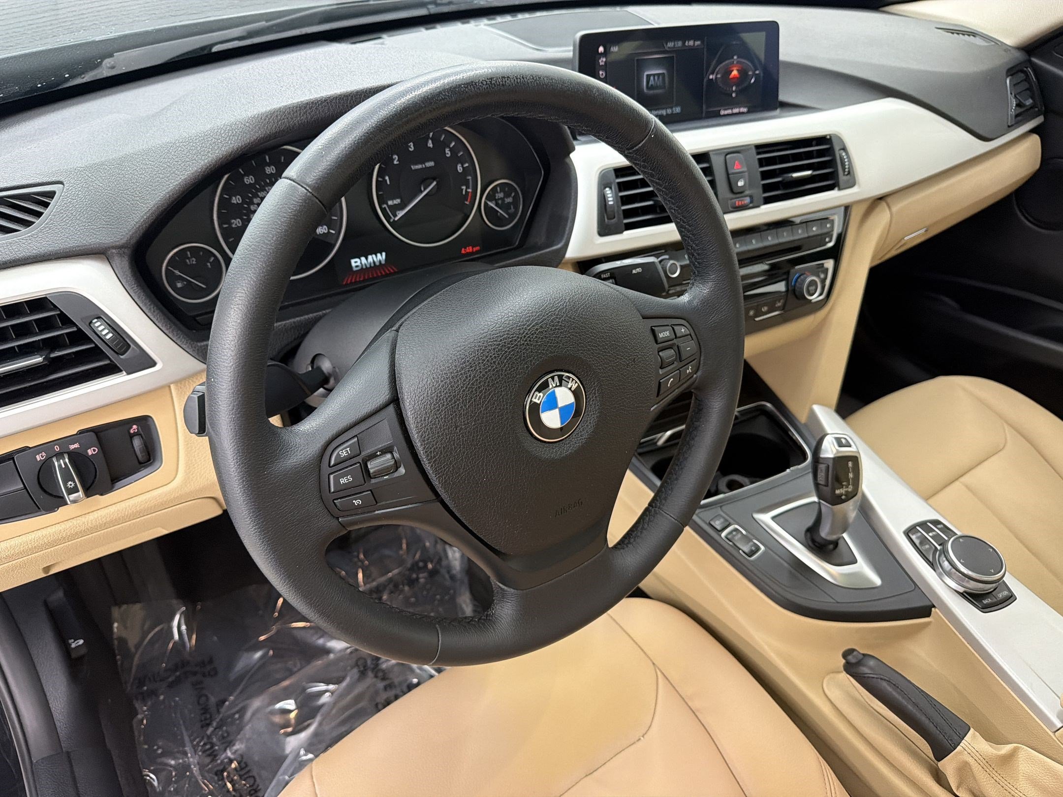 Used 2018 BMW 320i Sedan RWD image 4
