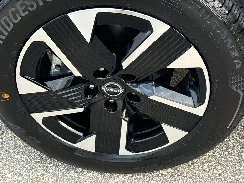 New 2026 Nissan Kicks SV w/ Cold Weather Package AWD/4WD image 9