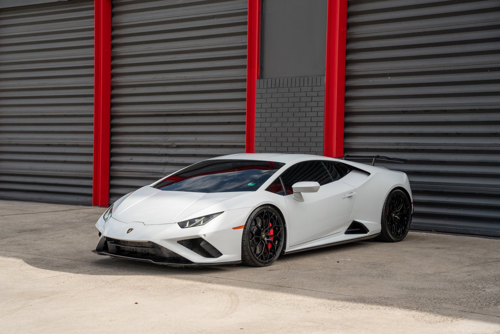 Used 2021 Lamborghini Huracan EVO image 1