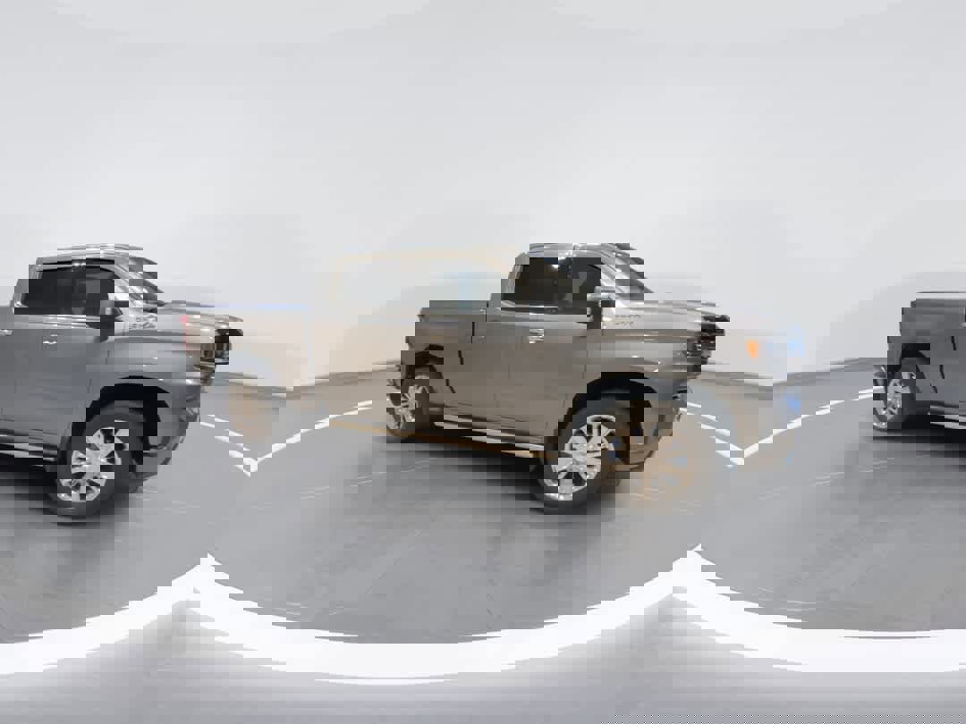 Used 2019 Chevrolet Silverado 1500 High Country image 2