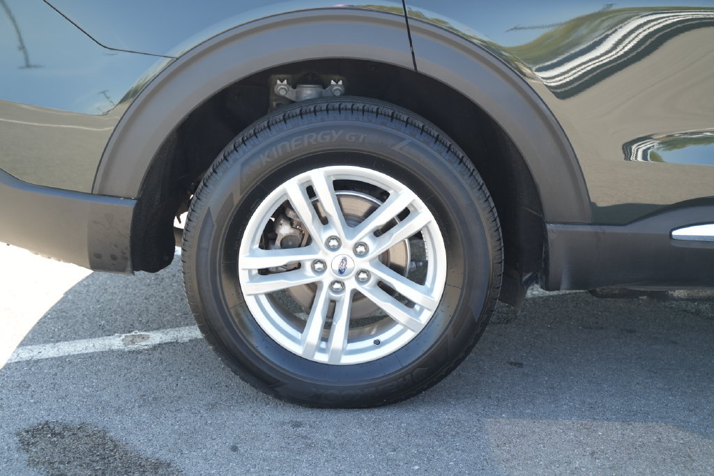 Used 2024 Ford Explorer XLT w/ Equipment Group 202A AWD/4WD image 51